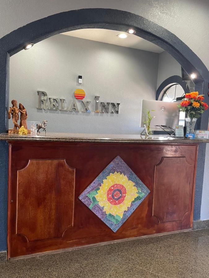 Relax Inn Dilley エクステリア 写真